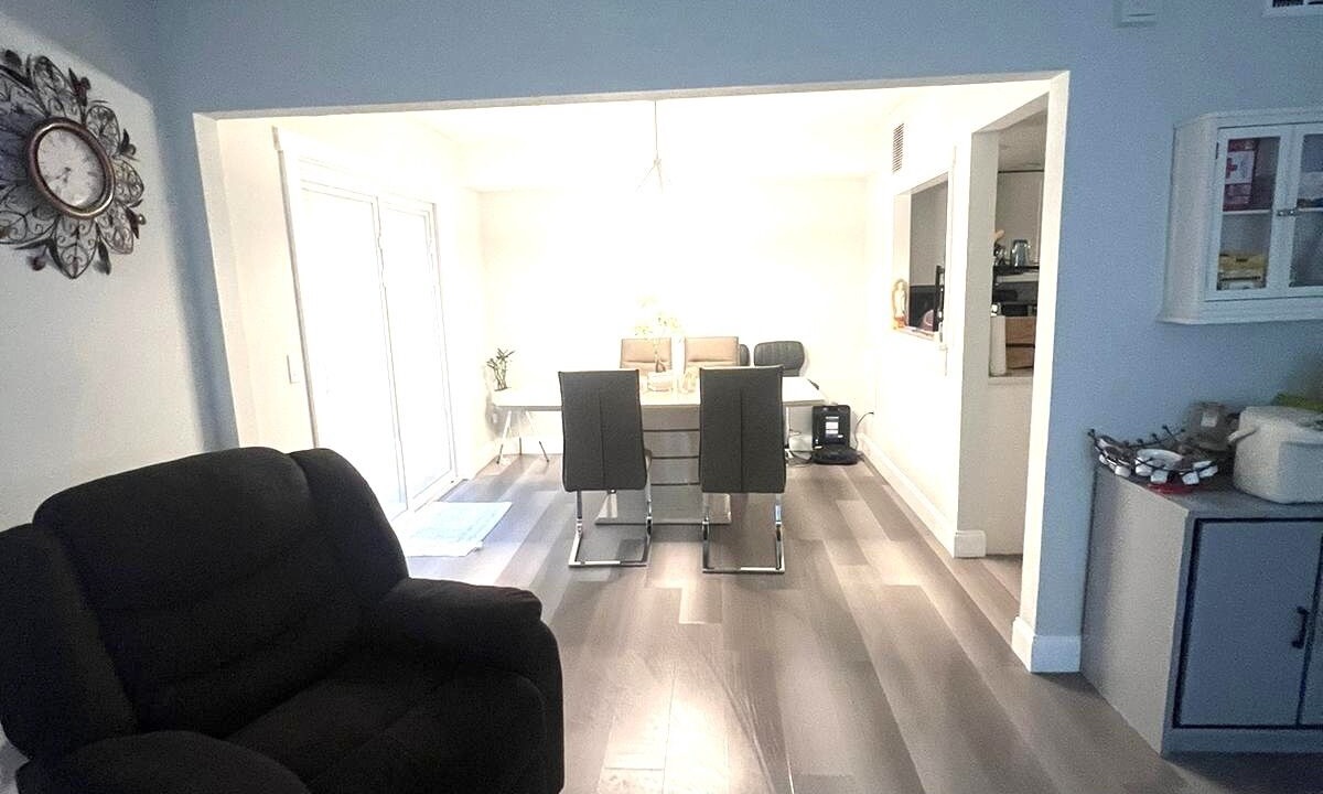 Photo of Livingroom in Baldwin Park