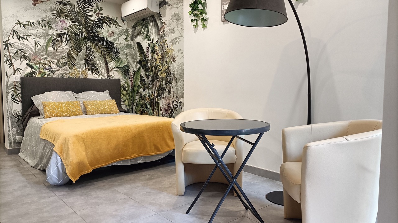 Photo of Bedroom in Mandelieu-la-Napoule Beach
