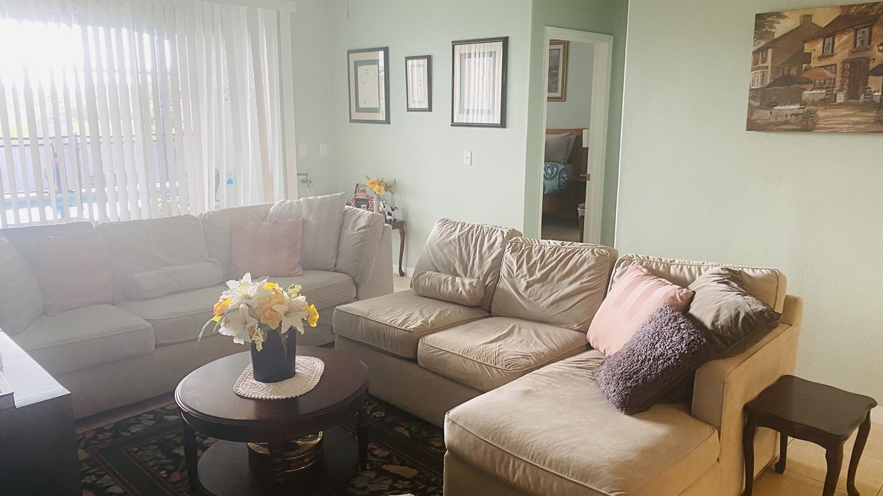 Photo of Livingroom in Sunset Ridge