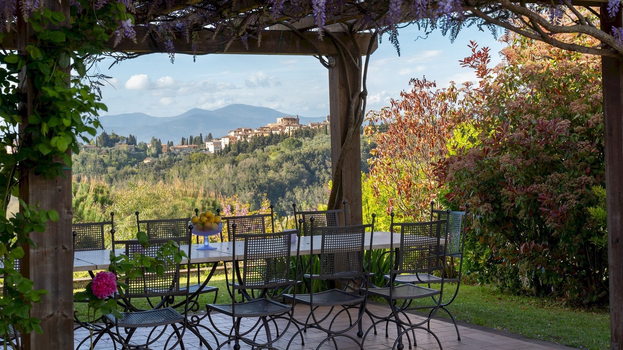 Photo of Outdoor in Lari