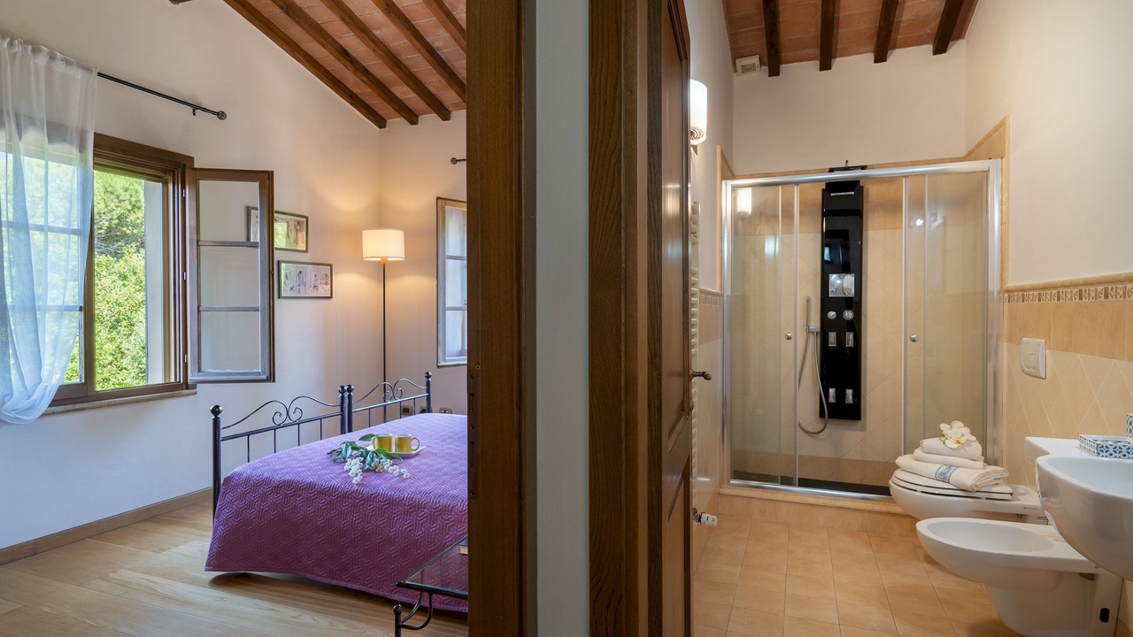 Photo of Bathroom in Lari