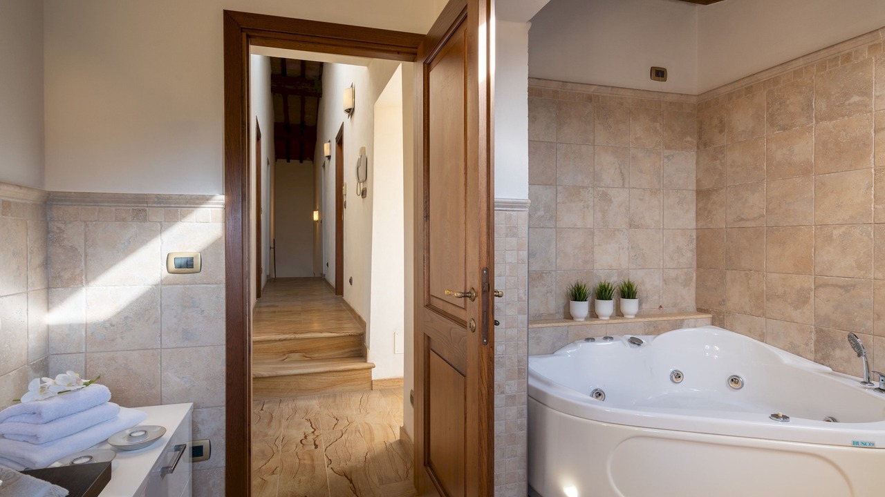 Photo of Bathroom in Lari