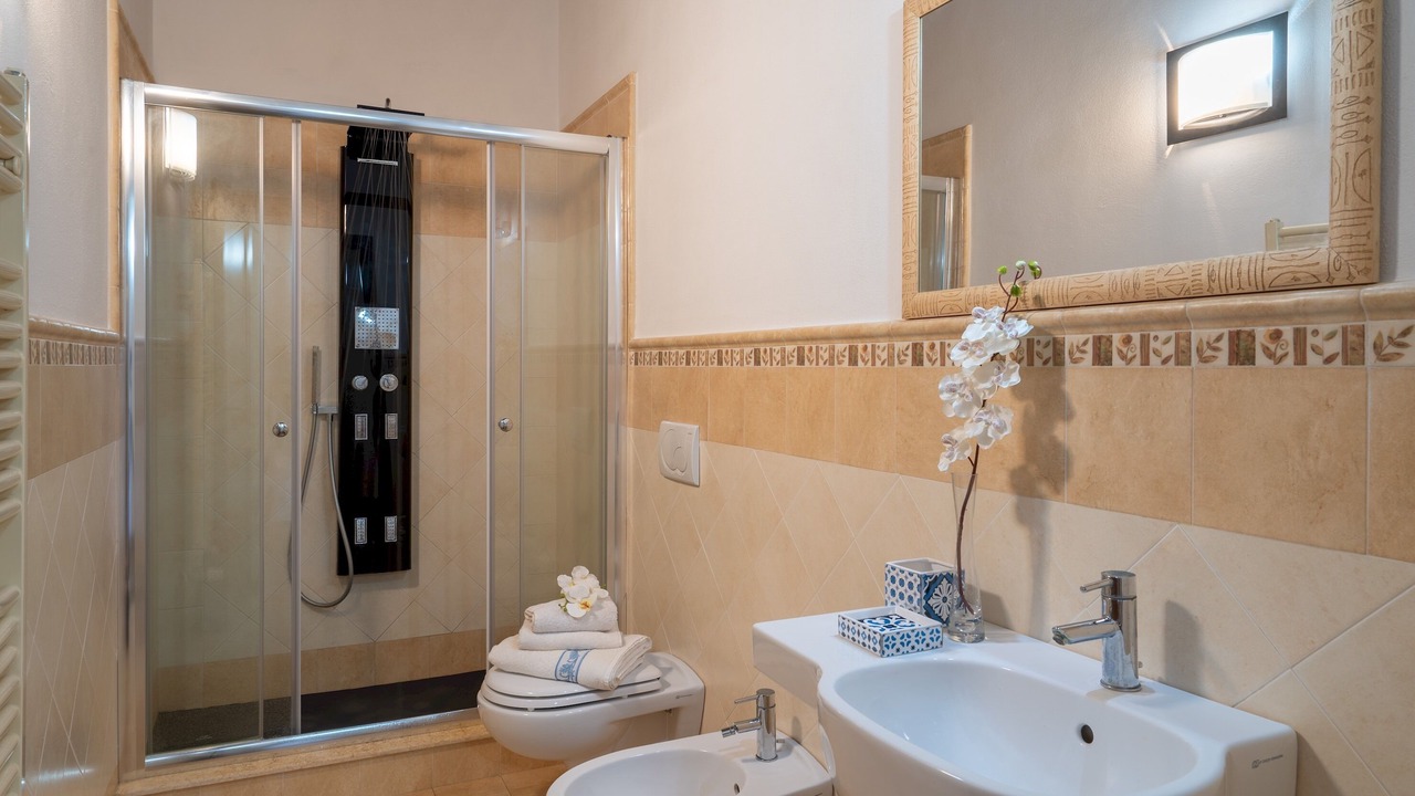 Photo of Bathroom in Lari