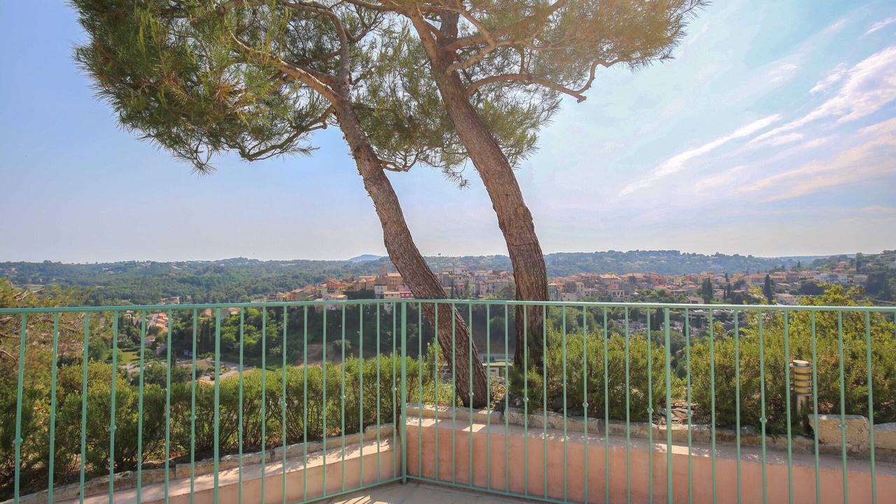 Photo of Others in Biot