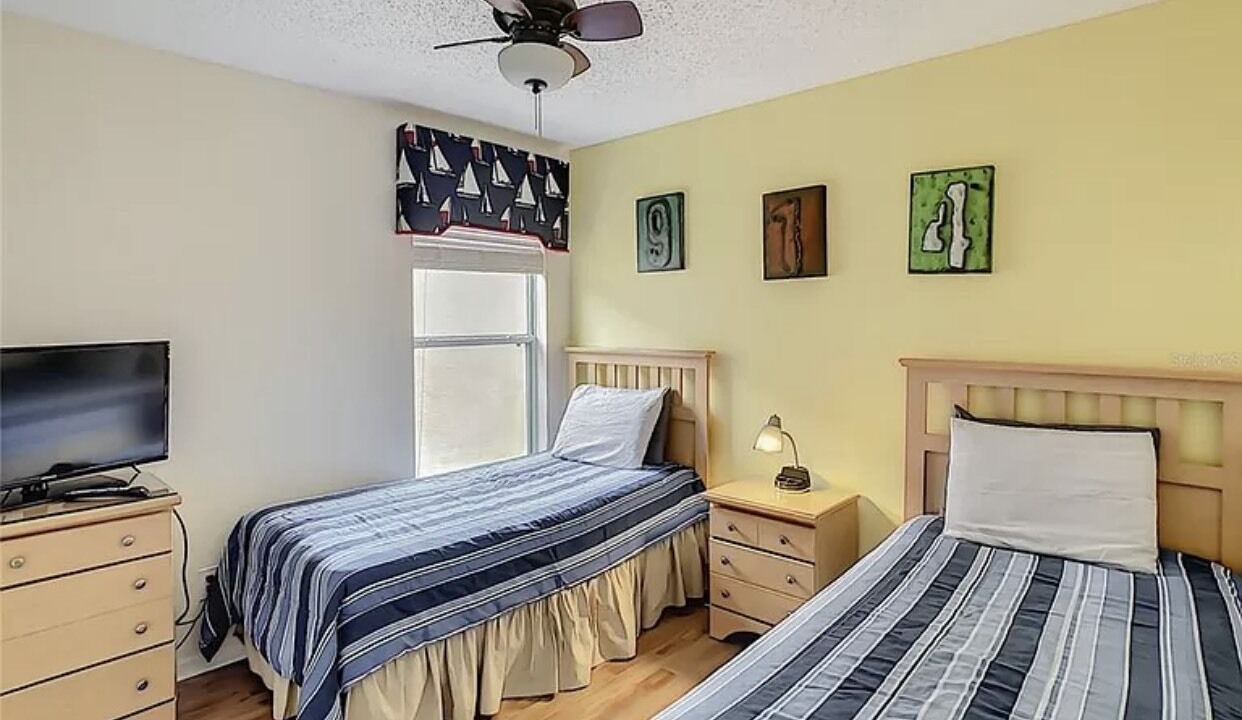 Photo of Bedroom in Sunset Lakes