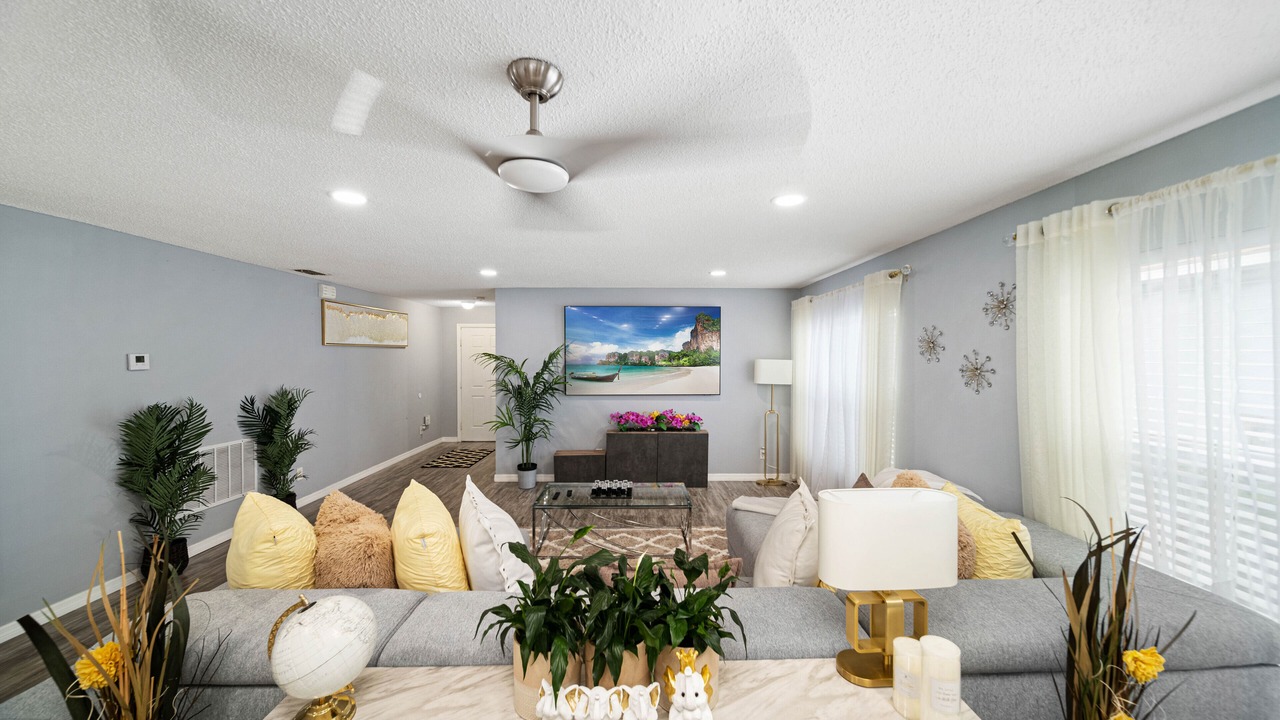 Photo of Livingroom in Signal Hill
