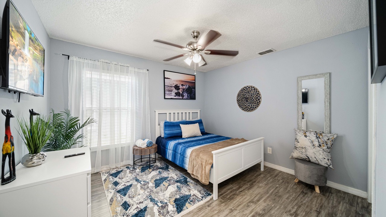 Photo of Bedroom in Signal Hill
