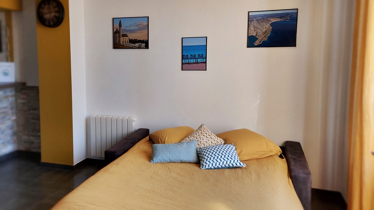 Photo of Bedroom in Saint-Roman