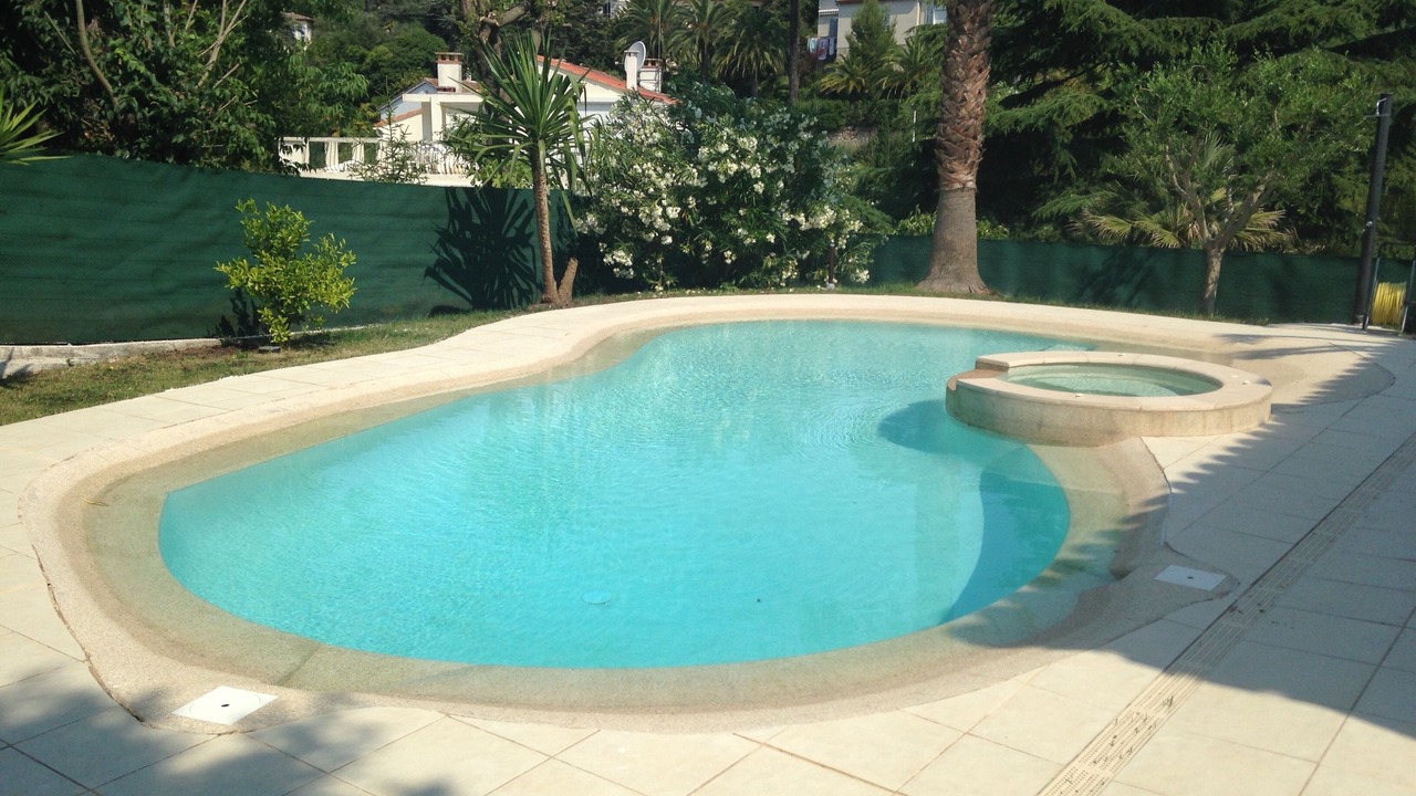 Photo of Outdoor in California - Pezou