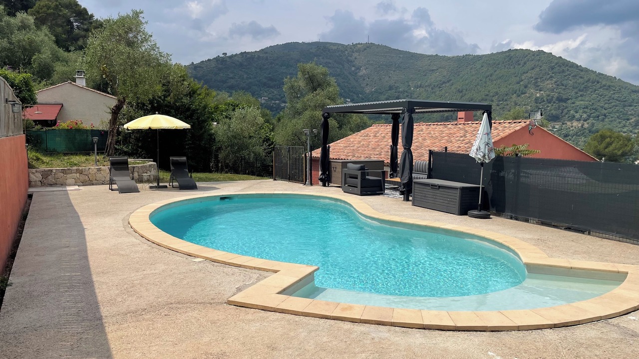 Photo of Outdoor in Drap