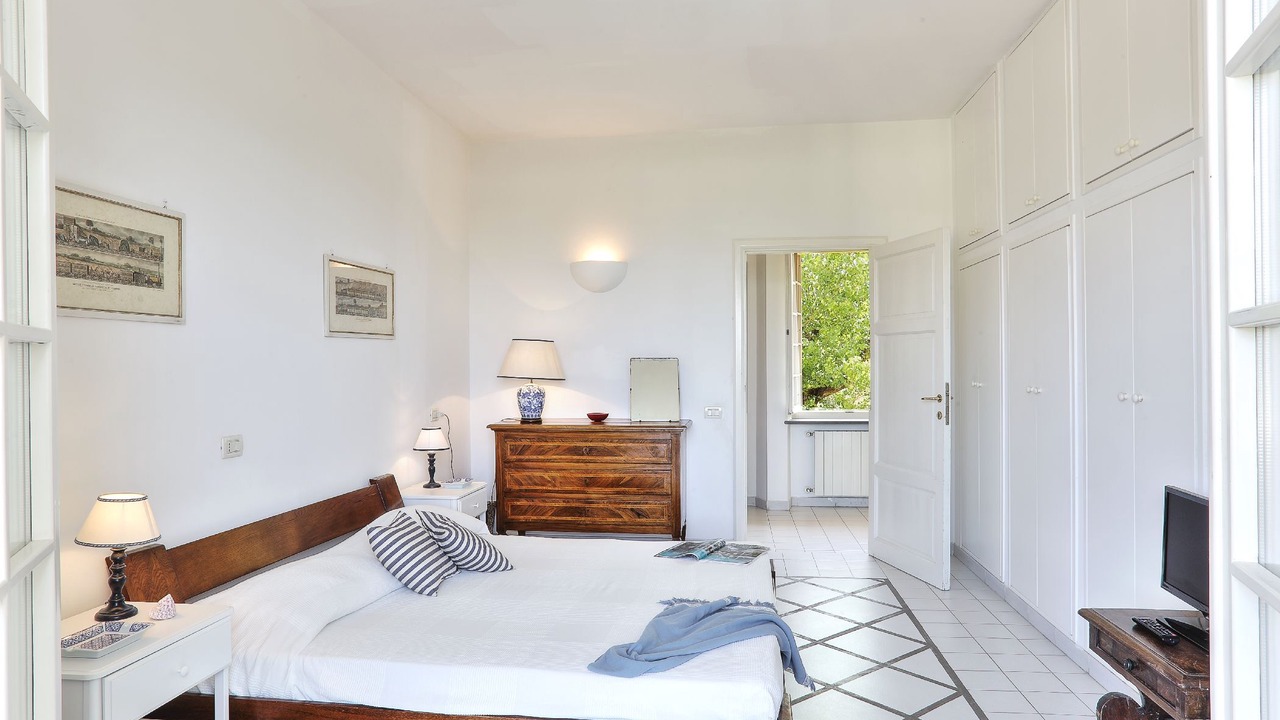 Photo of Bedroom in Poveromo