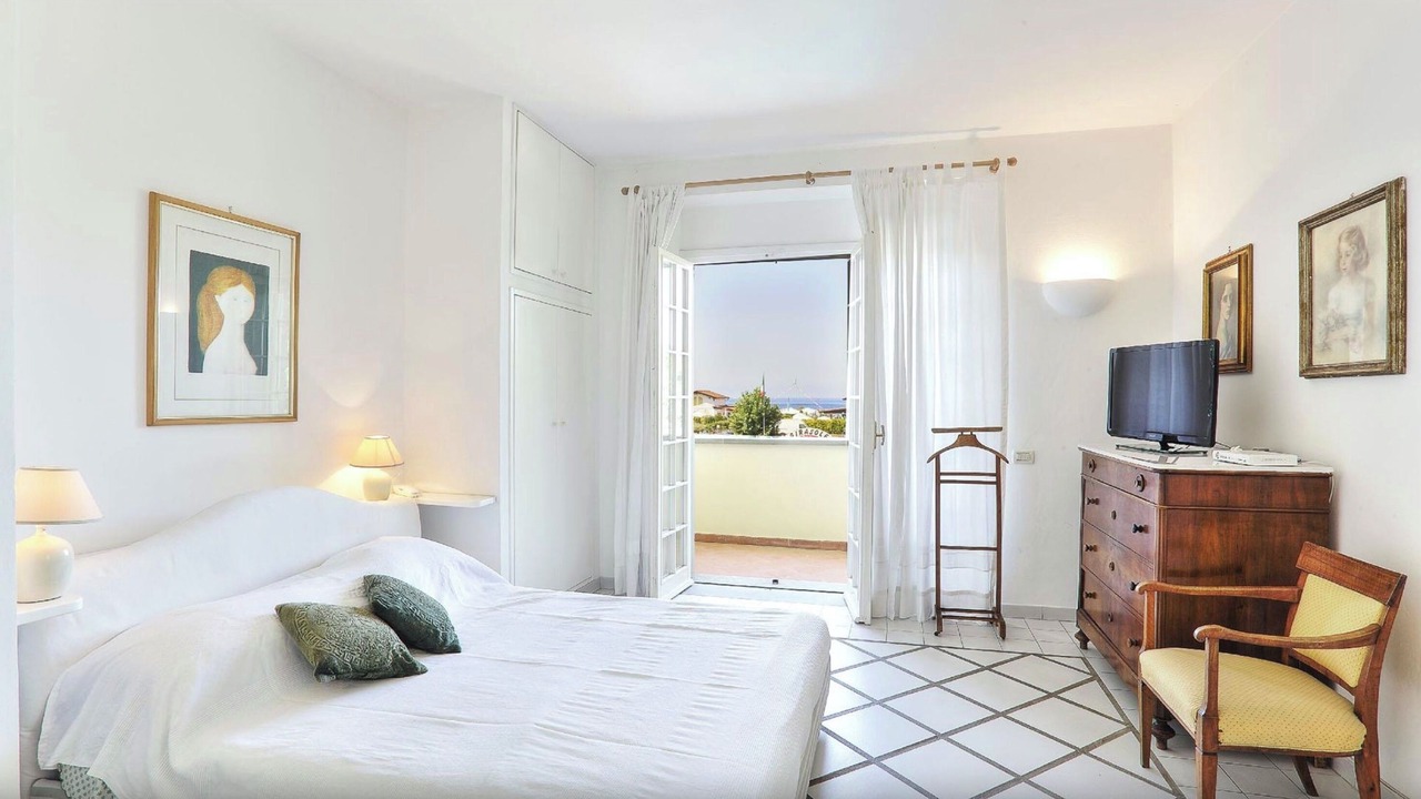 Photo of Bedroom in Poveromo