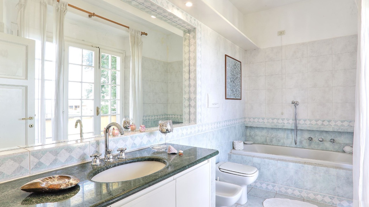 Photo of Bathroom in Poveromo