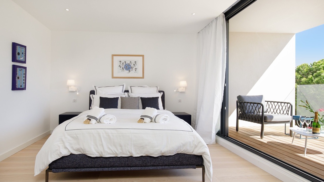 Photo of Bedroom in Antibes City Centre