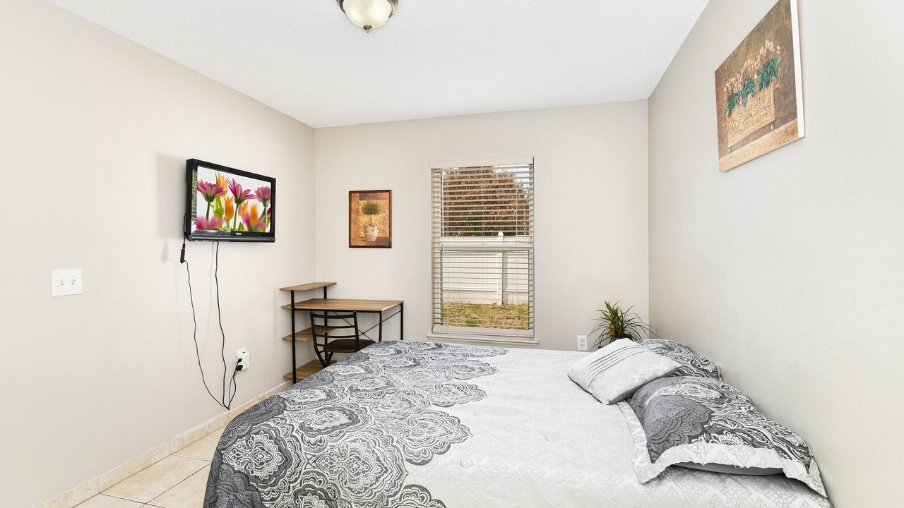 Photo of Bedroom in Poinciana