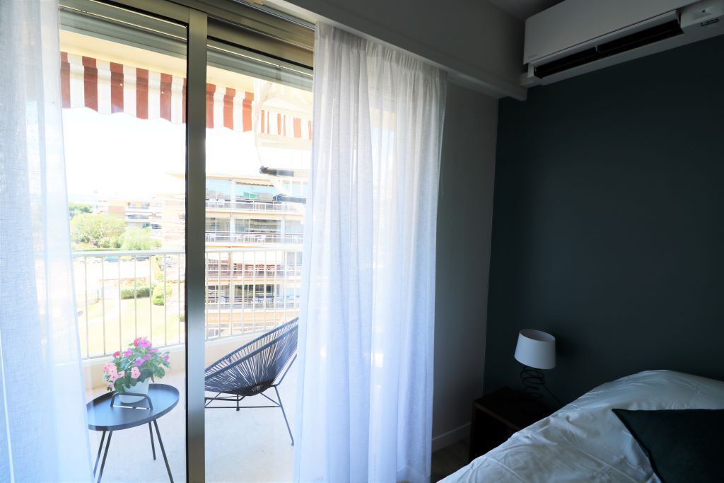 Photo of Bedroom in Saint-Laurent-du-Var