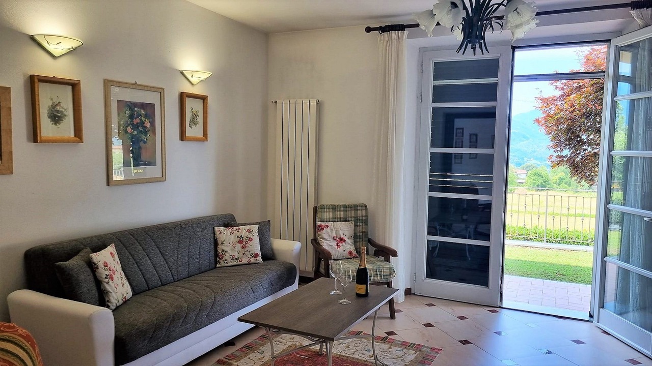 Photo of Livingroom in Mologno