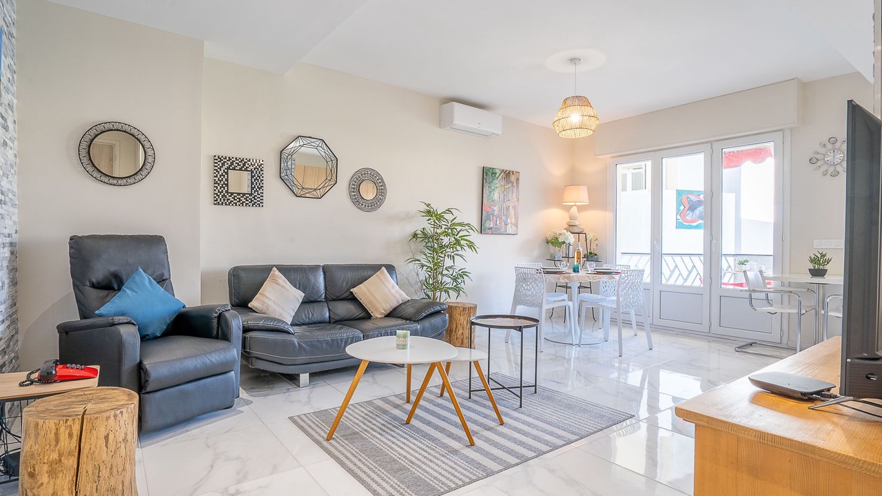 Photo of Livingroom in Riou - Petit Juas - Av de Grasse