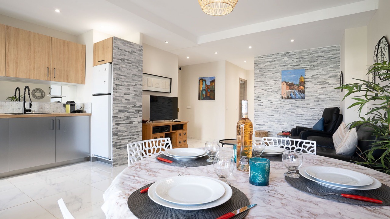 Photo of Bedroom in Riou - Petit Juas - Av de Grasse