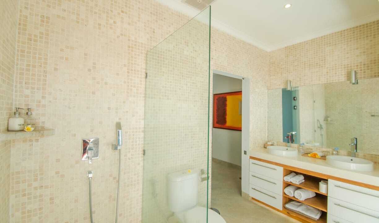 Photo of Bathroom in Umeanyar