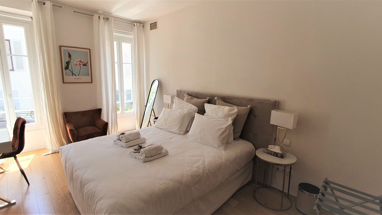 Photo of Bedroom in Cannes City Centre