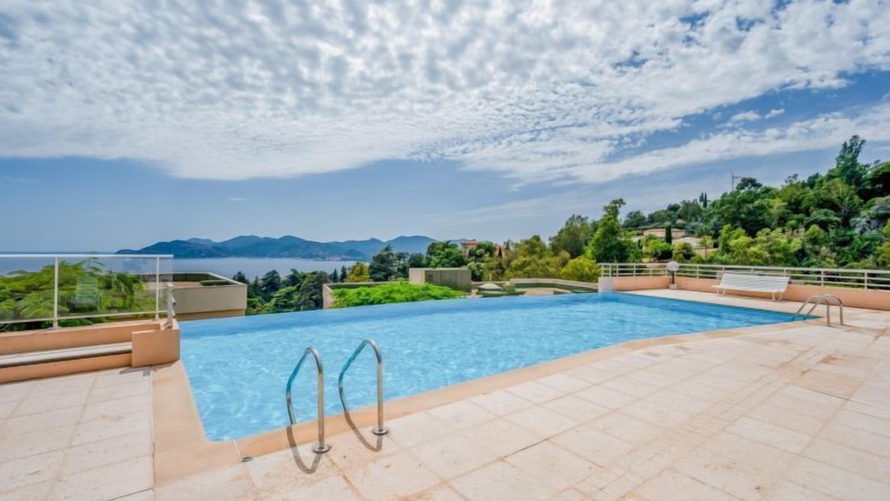 Photo of Outdoor in La Croix des Gardes