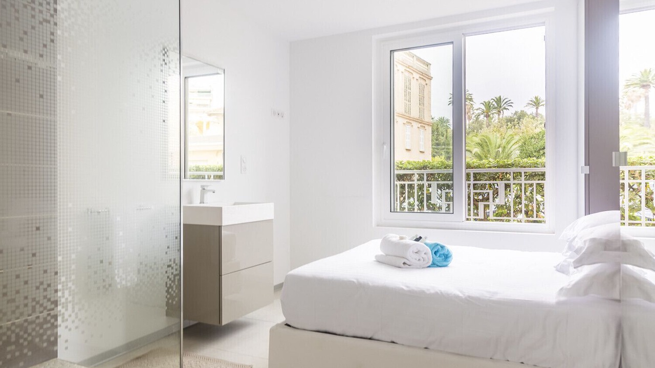 Photo of Bedroom in Cannes City Centre