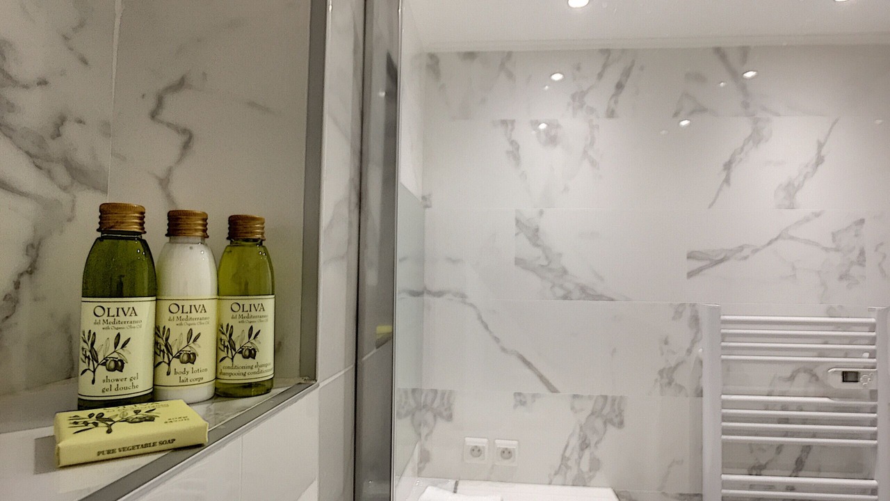 Photo of Bathroom in Carre d'Or