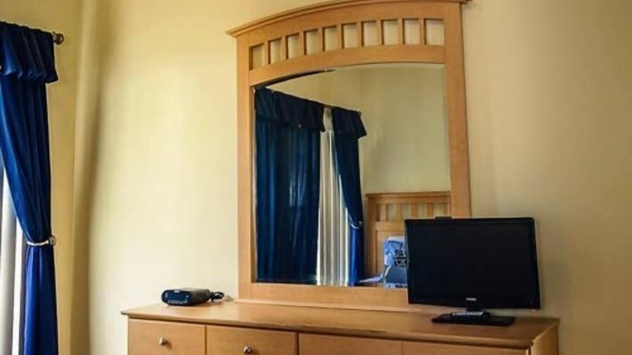 Photo of Bedroom in Crescent Lakes