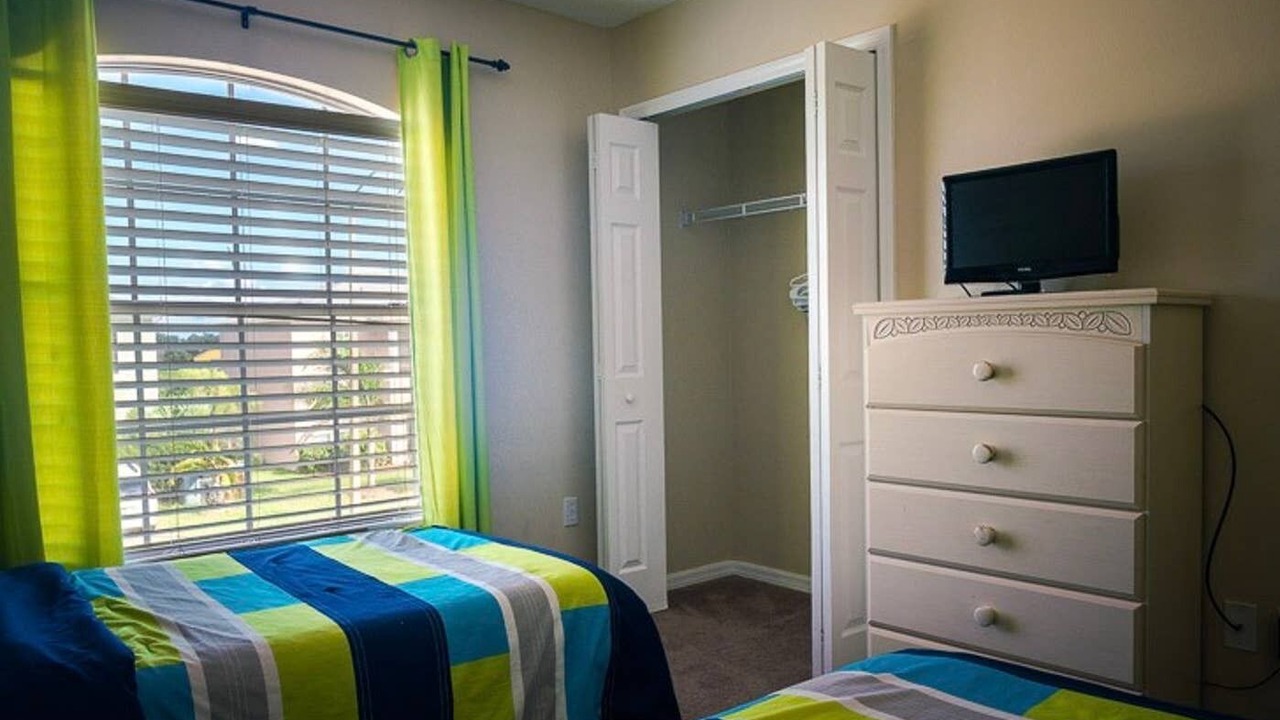 Photo of Bedroom in Crescent Lakes
