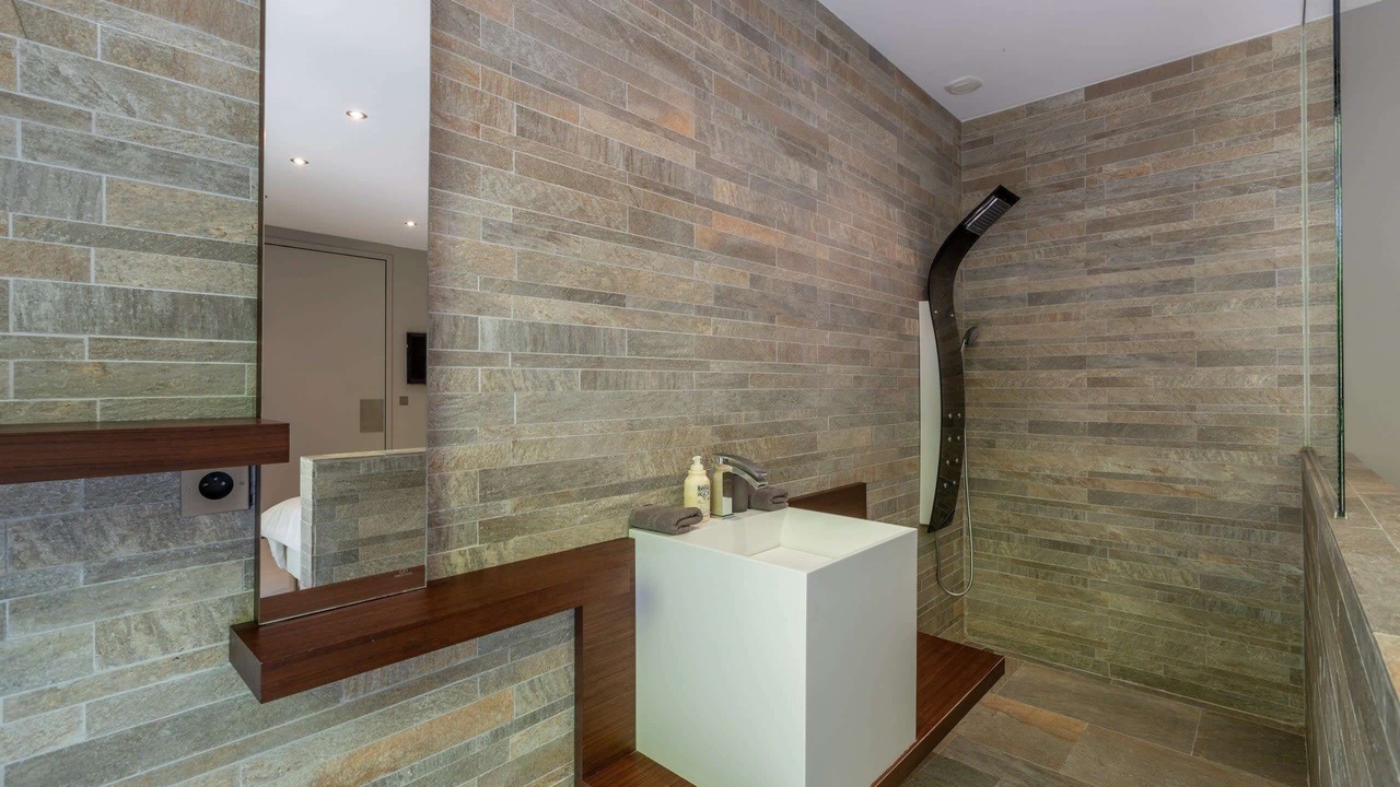 Photo of Bathroom in Carnot
