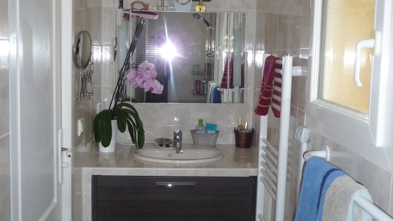 Photo of Bathroom in Saint-Jacques