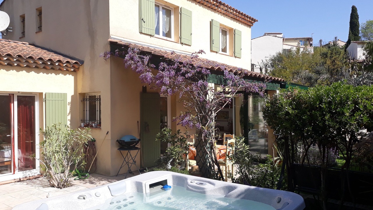 Photo of Patio Balcony in Saint-Jacques