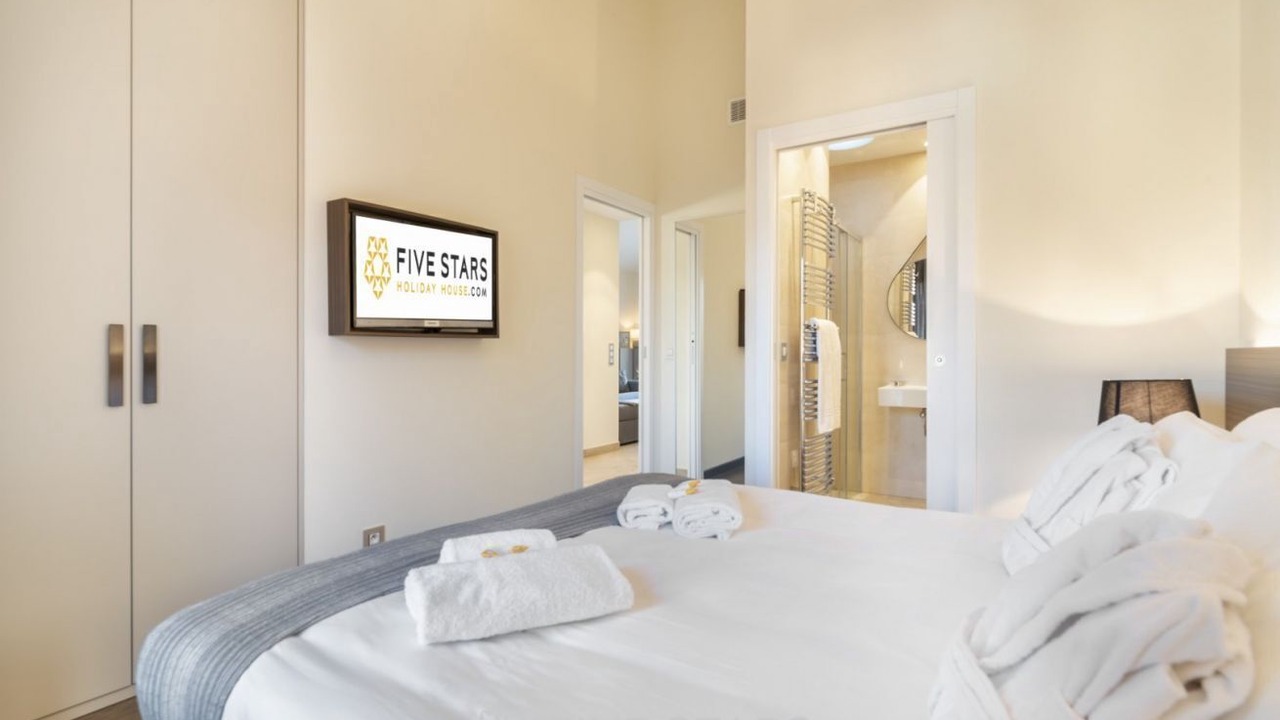 Photo of Bedroom in Cap-Ferrat