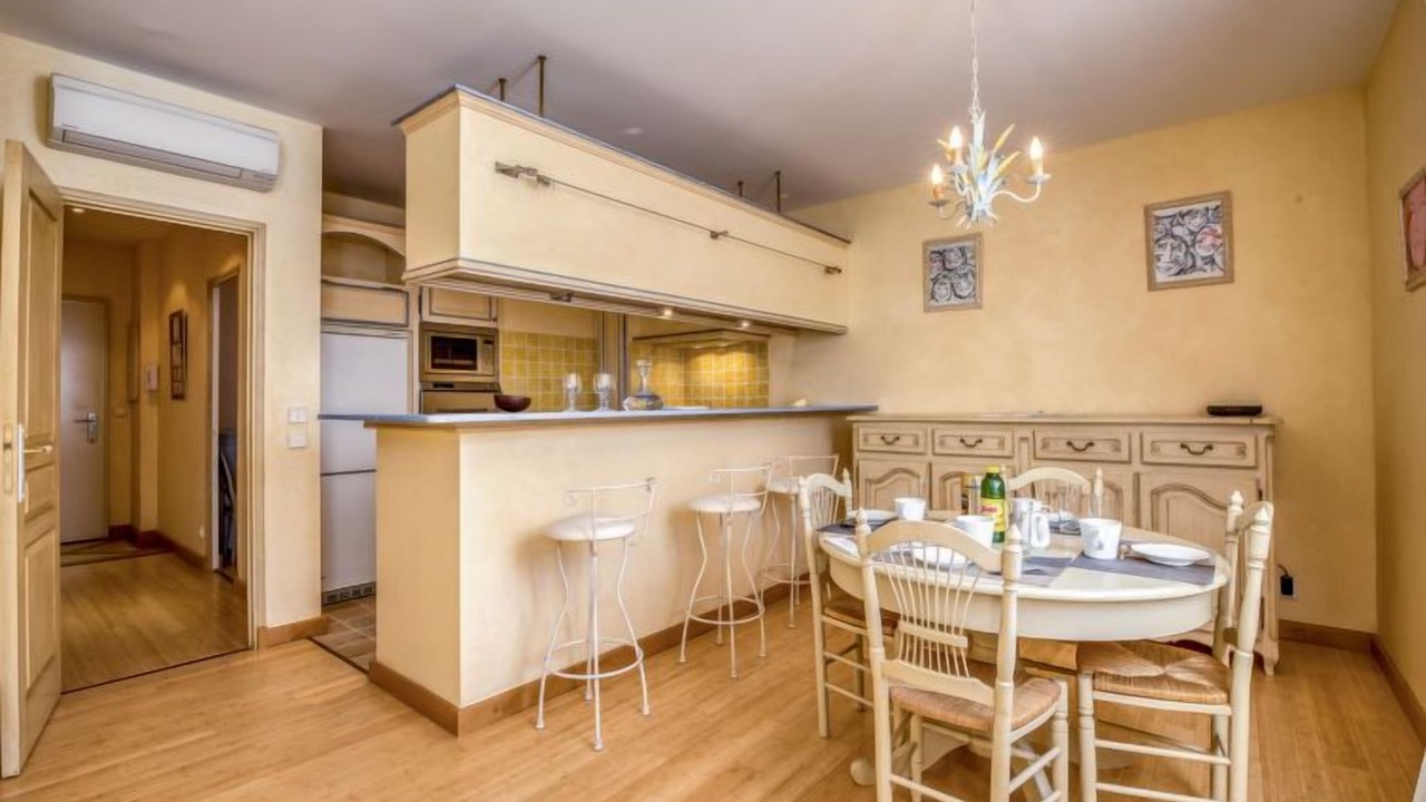 Photo of Bedroom in Saint-Tropez City Centre
