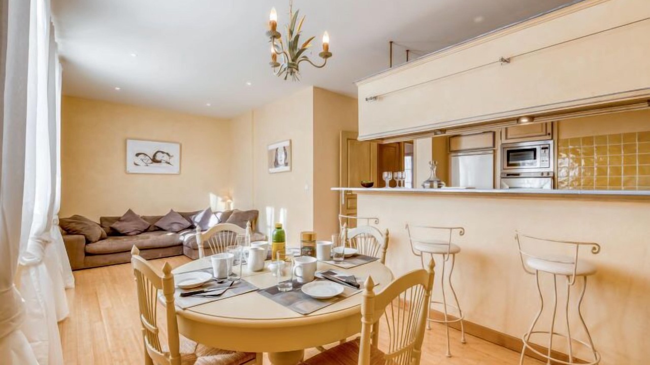 Photo of Bedroom in Saint-Tropez City Centre