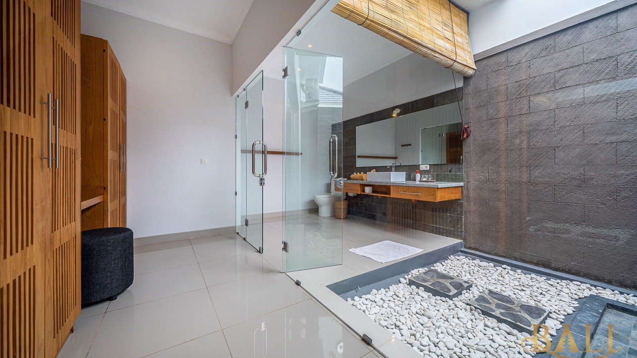 Photo of Bathroom in Kalisada