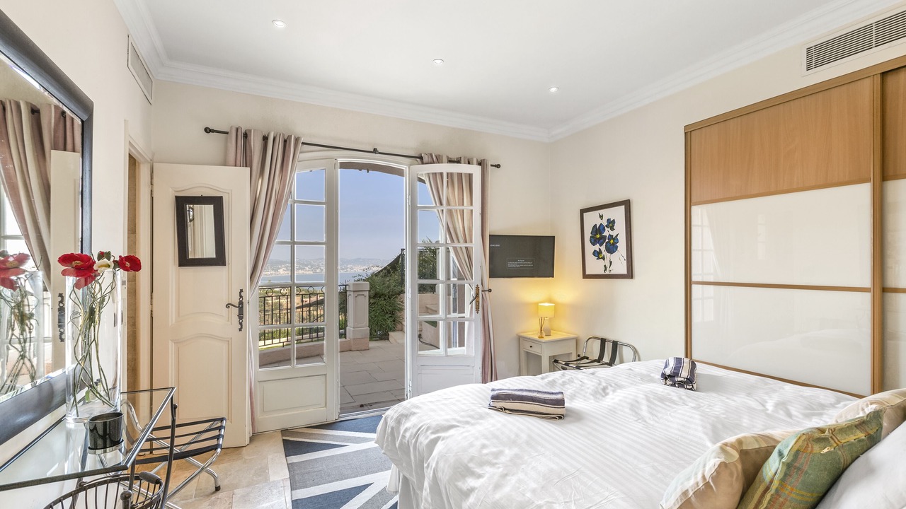 Photo of Bedroom in Theoule-sur-Mer