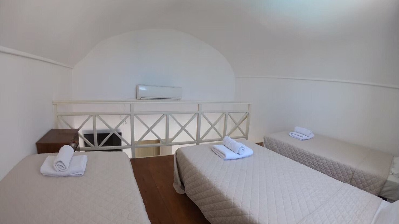 Photo of Bedroom in Perissa