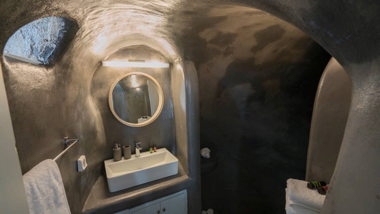 Photo of Bathroom in Emporio