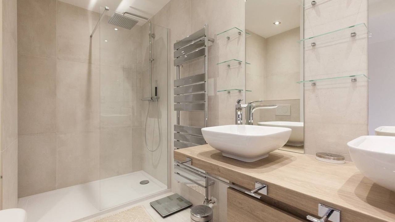 Photo of Bathroom in Cannes City Centre