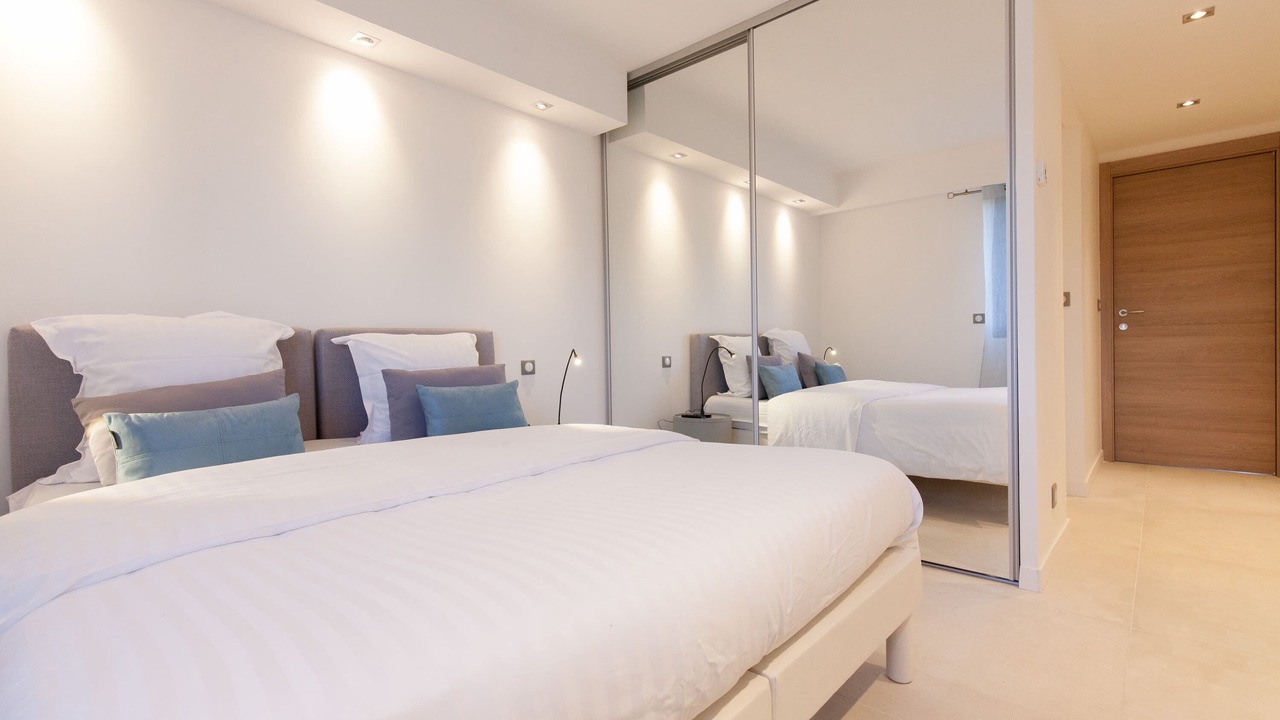 Photo of Bedroom in Cannes City Centre