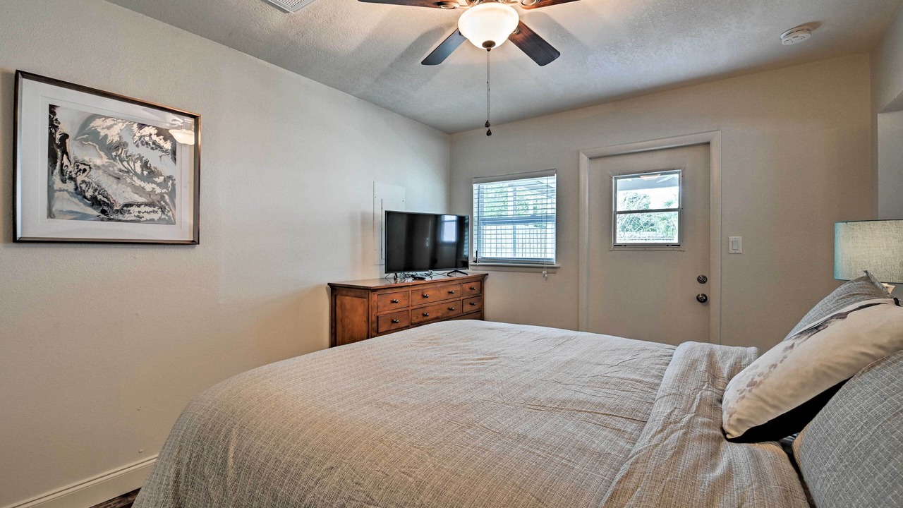 Photo of Bedroom in Winter Garden