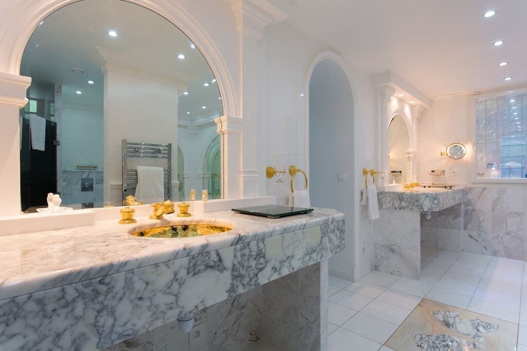 Photo of Bathroom in California - Pezou