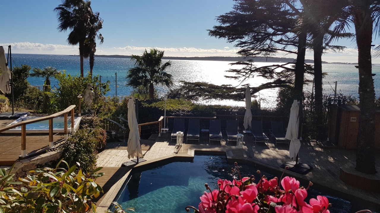 Photo of Outdoor in California - Pezou