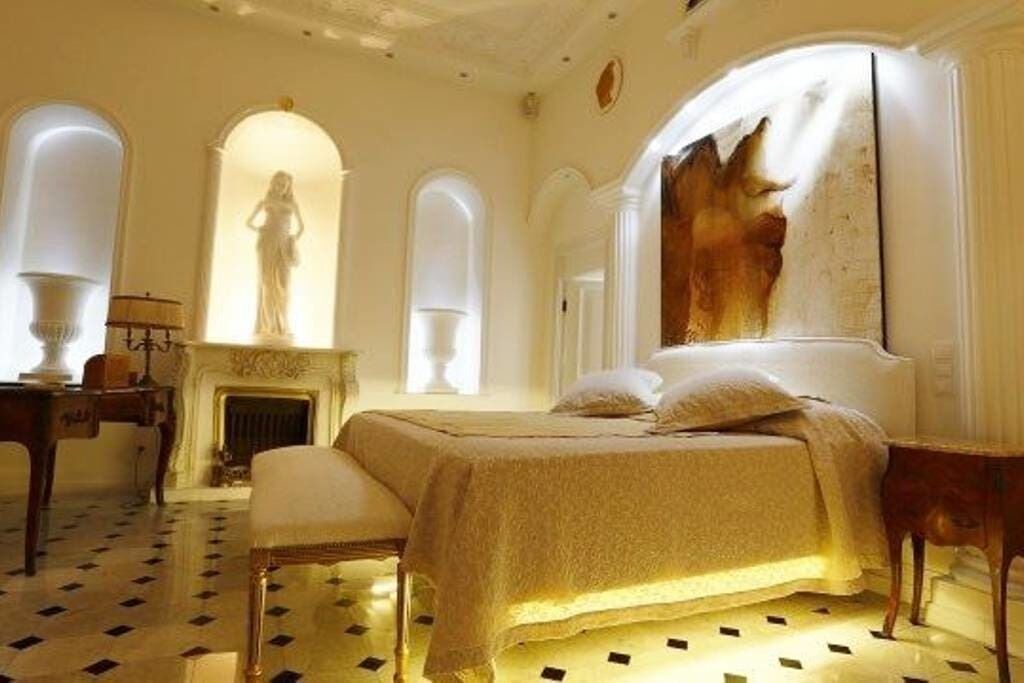 Photo of Bedroom in California - Pezou