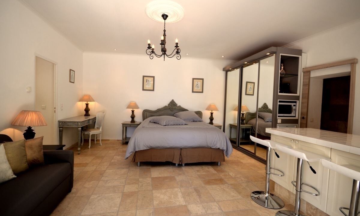 Photo of Bedroom in California - Pezou