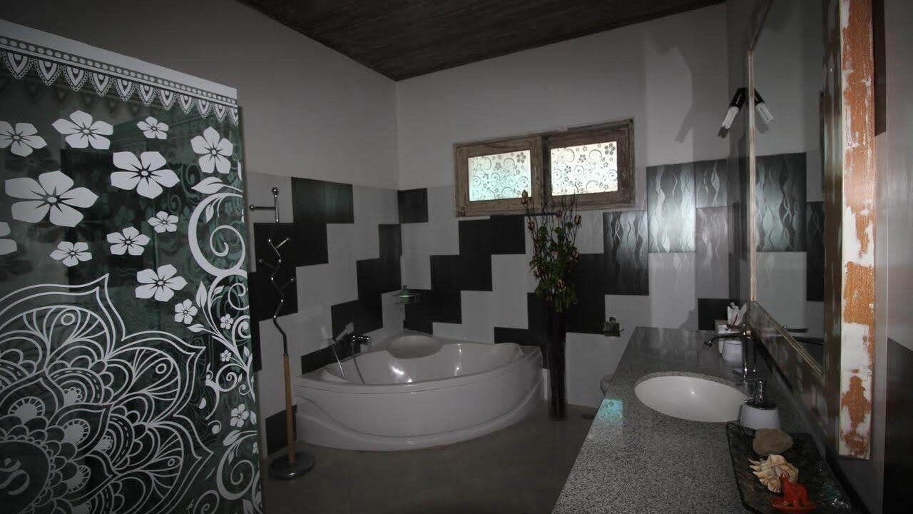 Photo of Bathroom in Kalibukbuk