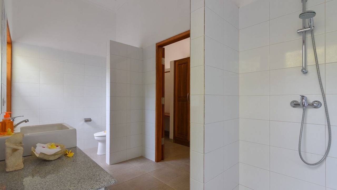 Photo of Bathroom in Anturan