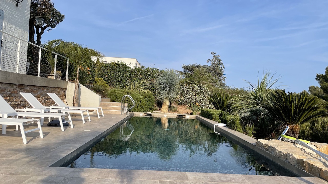 Photo of Outdoor in Antheor